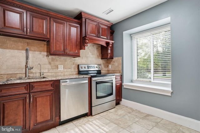 104 WINDHAM CT, Newtown, PA 18940