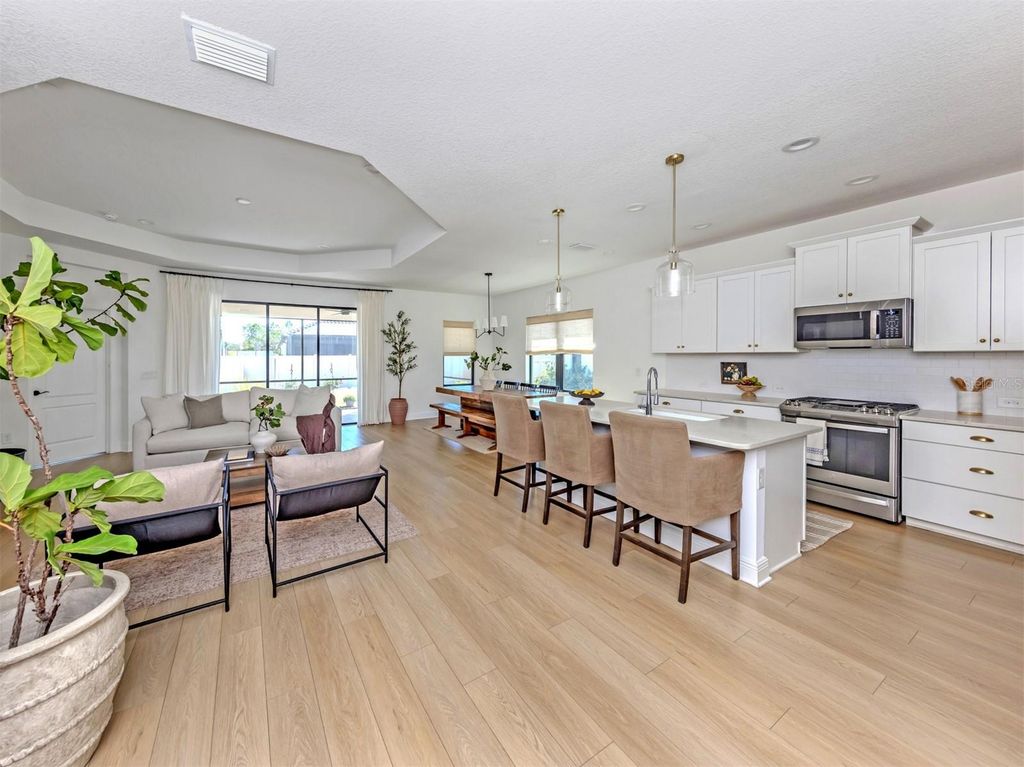 Image 6 of property listing at 249 CORSANO DRIVE, Nokomis, FL 34275