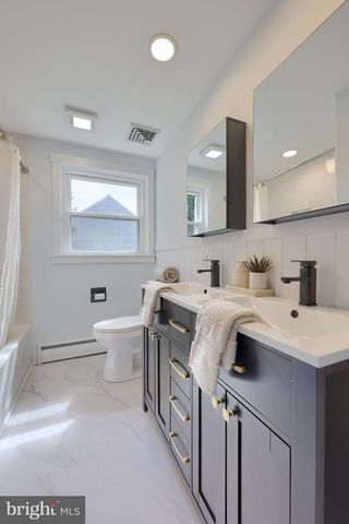 1338 MANOR ST, Columbia, PA 17512