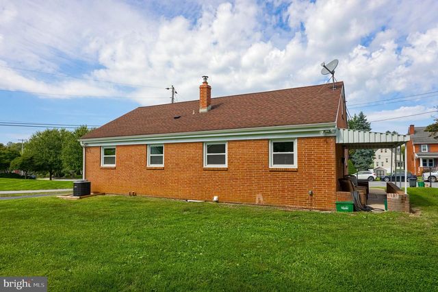 1338 MANOR ST, Columbia, PA 17512