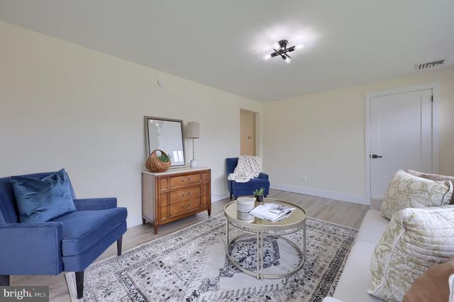 1338 MANOR ST, Columbia, PA 17512