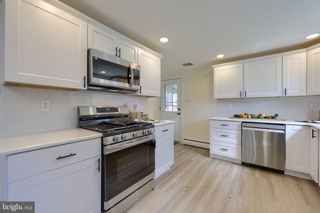 1338 MANOR ST, Columbia, PA 17512