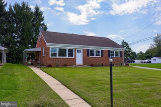 1338 MANOR ST, Columbia, PA 17512