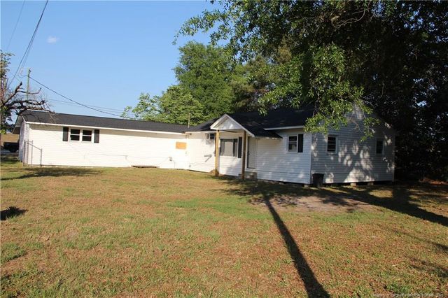 5211 Red Maple Lane, Hope Mills, NC 28348
