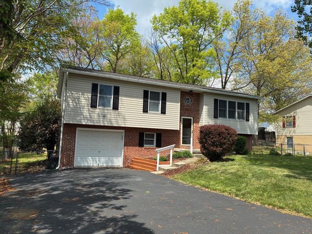 111 EVERETTE PL, Winchester, VA 22602