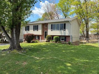 111 EVERETTE PL, Winchester, VA 22602