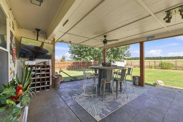 212 Autry Boulevard, Gunter, TX 75058