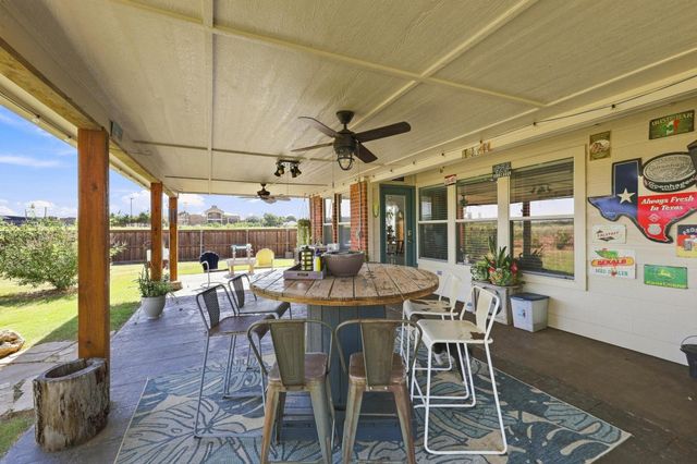 212 Autry Boulevard, Gunter, TX 75058