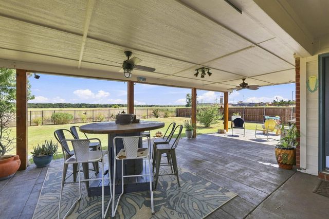 212 Autry Boulevard, Gunter, TX 75058