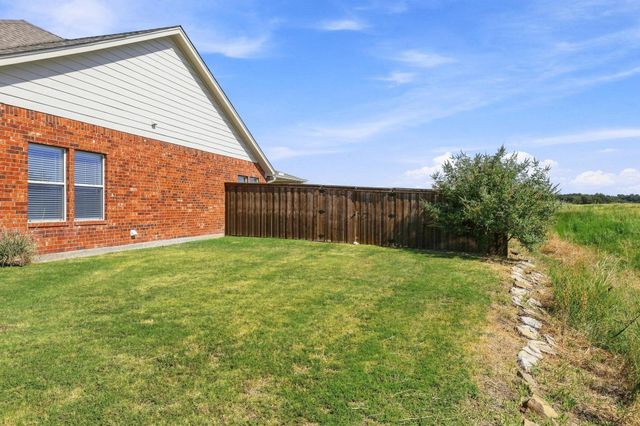 212 Autry Boulevard, Gunter, TX 75058