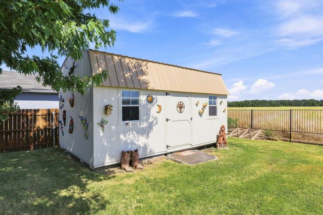 212 Autry Boulevard, Gunter, TX 75058