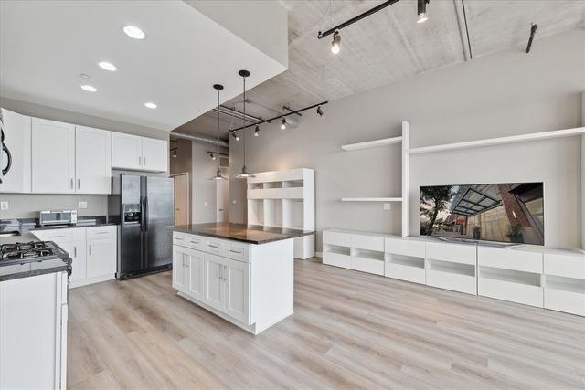 350 N Main Unit: 603, Royal Oak, MI 48067