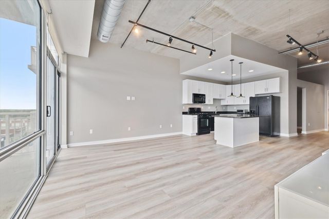 350 N Main Unit: 603, Royal Oak, MI 48067