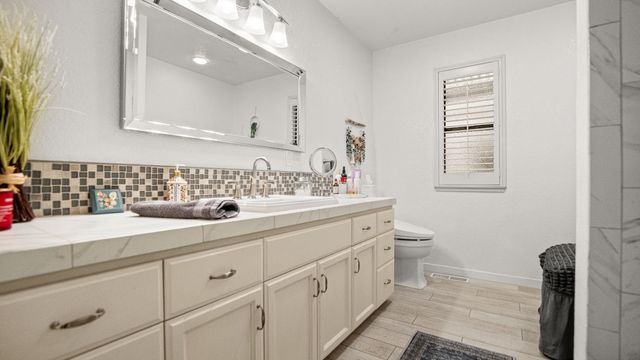 2483 MacAurthur Pkwy, Lodi, CA 95242