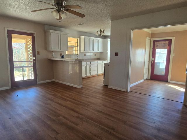 107 N Stony Mont DR, Del Valle, TX 78617