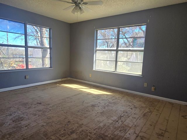 107 N Stony Mont DR, Del Valle, TX 78617