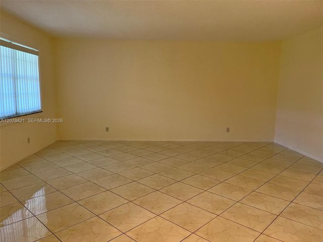 581 Blue Heron Drive 212-B, Hallandale Beach, FL 33009