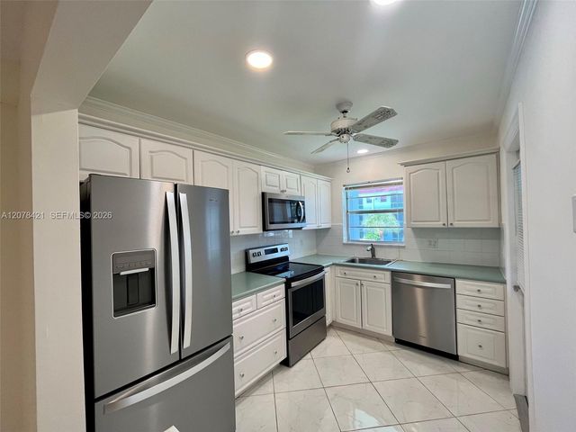 581 Blue Heron Drive 212-B, Hallandale Beach, FL 33009