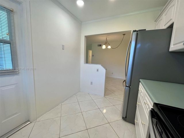 581 Blue Heron Drive 212-B, Hallandale Beach, FL 33009