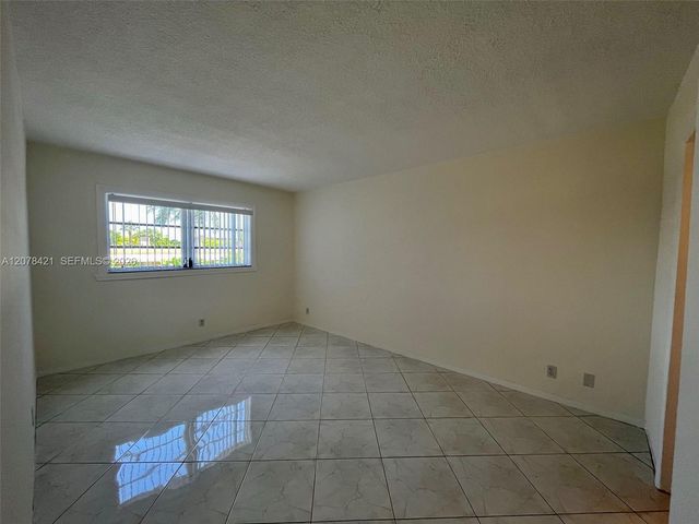 581 Blue Heron Drive 212-B, Hallandale Beach, FL 33009