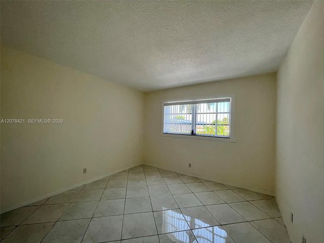581 Blue Heron Drive 212-B, Hallandale Beach, FL 33009