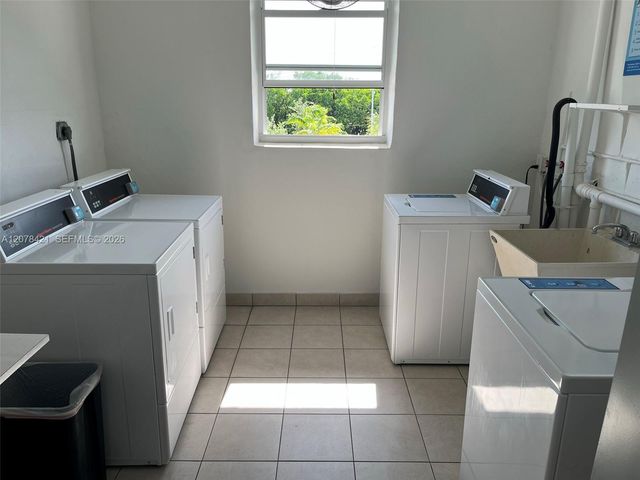 581 Blue Heron Drive 212-B, Hallandale Beach, FL 33009