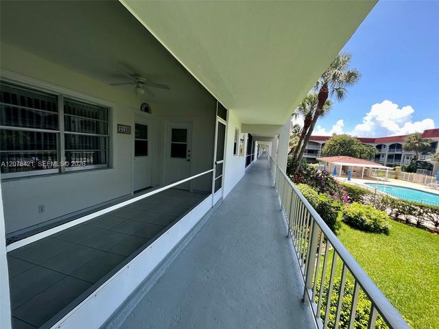 581 Blue Heron Drive 212-B, Hallandale Beach, FL 33009