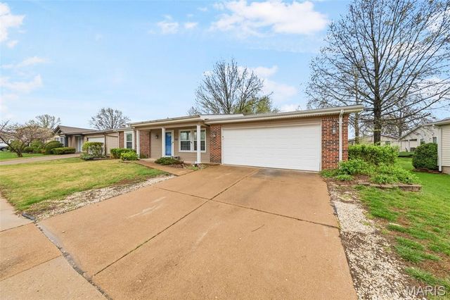 6520 Galewood Court, St Louis, MO 63129