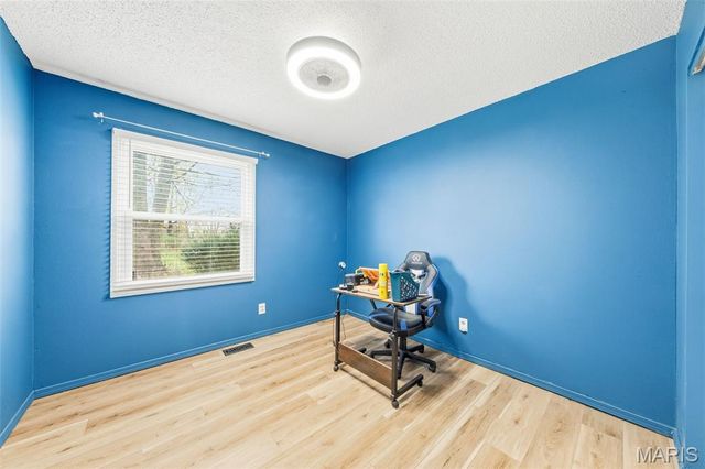 6520 Galewood Court, St Louis, MO 63129