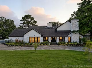 11 Cedar Ridge Road, Broken Arrow, OK 74011