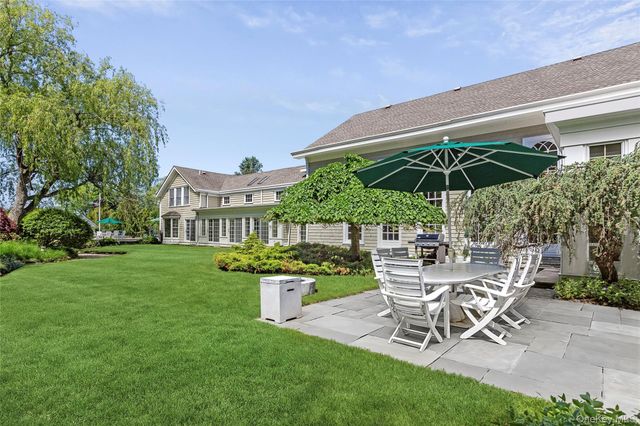 45 Beach Lane, Westhampton Beach, NY 11978