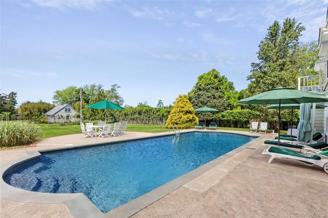 45 Beach Lane, Westhampton Beach, NY 11978