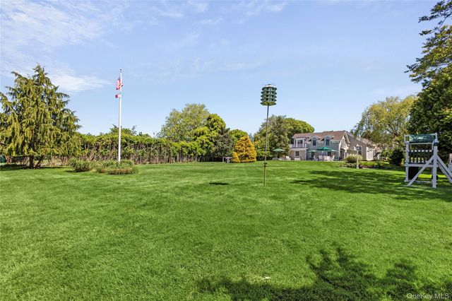 45 Beach Lane, Westhampton Beach, NY 11978