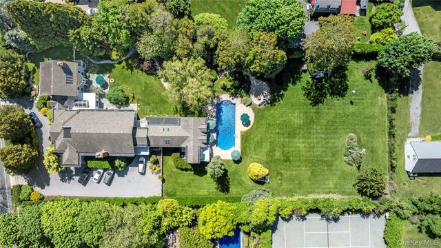 45 Beach Lane, Westhampton Beach, NY 11978