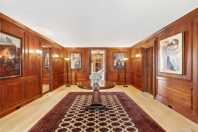 45 Beach Lane, Westhampton Beach, NY 11978