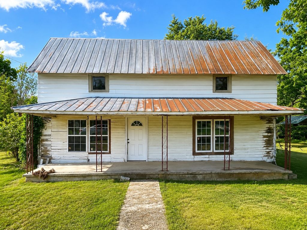 302 Water St, Petersburg, TN 37144