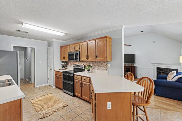 7228 SHADY OAKS DR, Bartlett, TN 38133