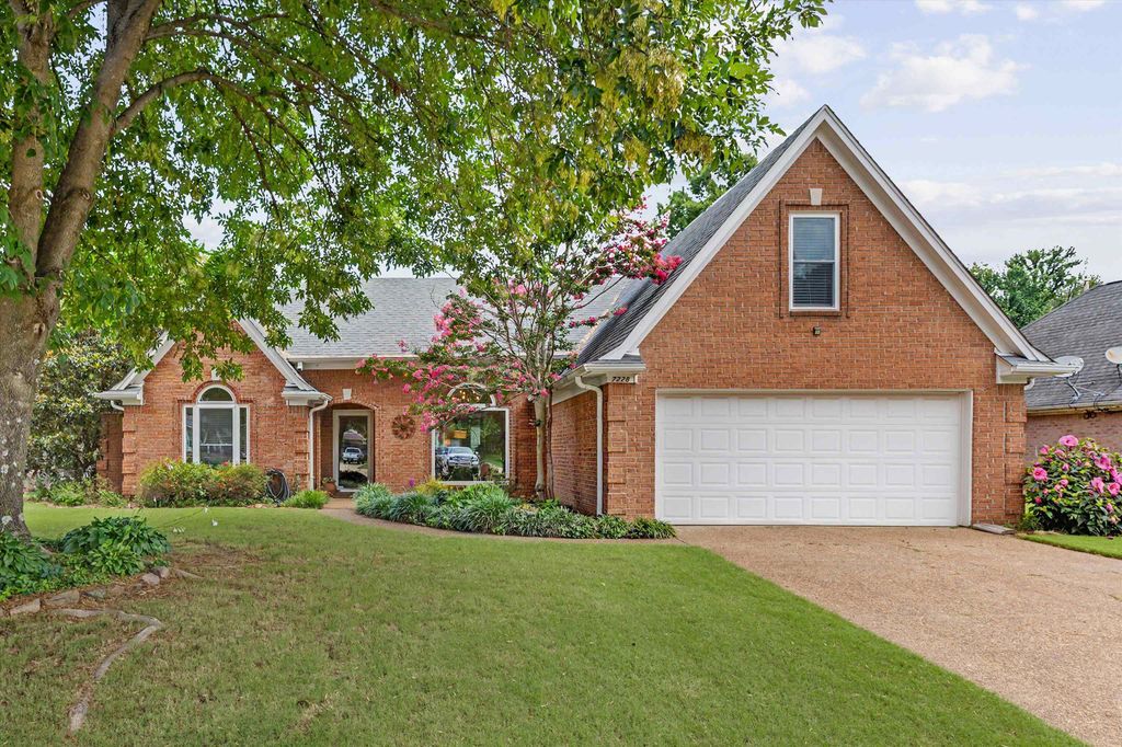7228 SHADY OAKS DR, Bartlett, TN 38133