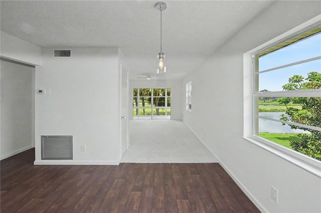 23 Vista Gardens Trail 201, Vero Beach, FL 32962