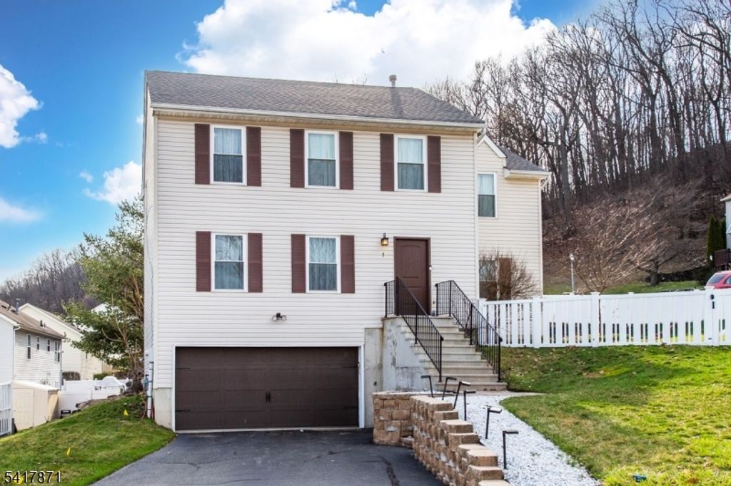 7 Jessica Ln, Dover Town, NJ 07801