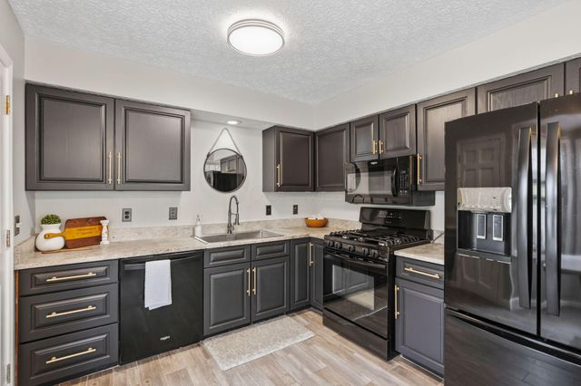 11655 E Eastmeadow Court, Pickerington, OH 43147