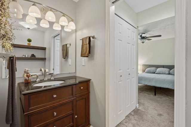 11655 E Eastmeadow Court, Pickerington, OH 43147