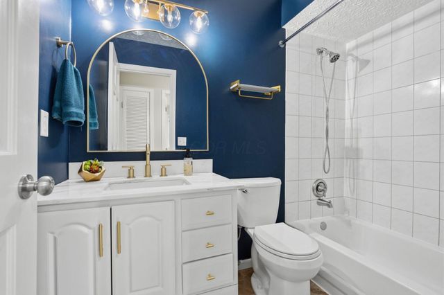 11655 E Eastmeadow Court, Pickerington, OH 43147