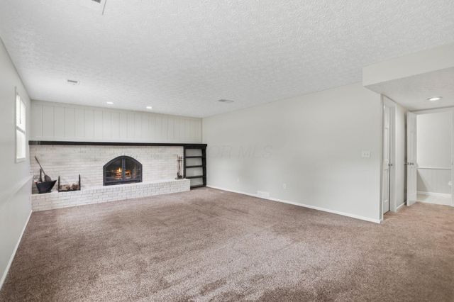 11655 E Eastmeadow Court, Pickerington, OH 43147