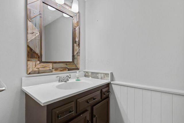 11655 E Eastmeadow Court, Pickerington, OH 43147