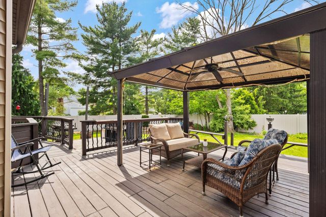 11655 E Eastmeadow Court, Pickerington, OH 43147