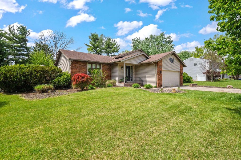 11655 E Eastmeadow Court, Pickerington, OH 43147