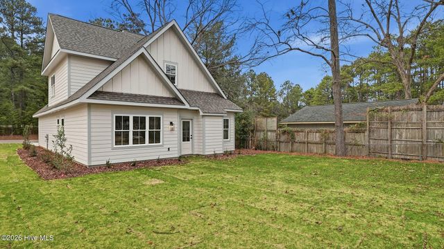 1405 N May Street, Southern Pines, NC 28387