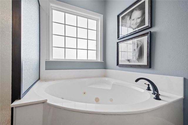 6803 Shadow Valley Road, Rogers, AR 72758