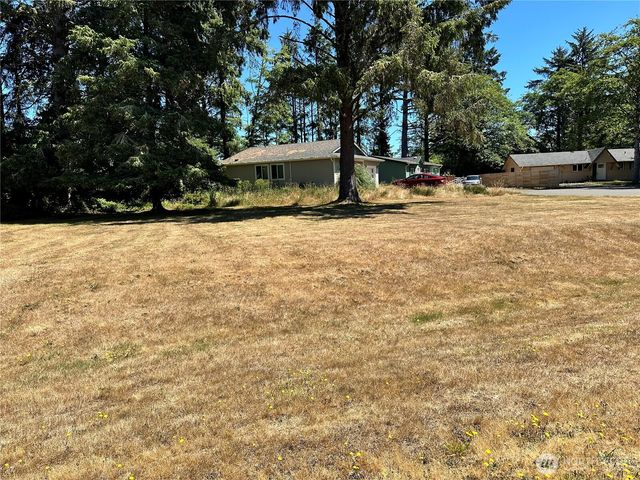 604 Sollecks Avenue SE, Ocean Shores, WA 98569